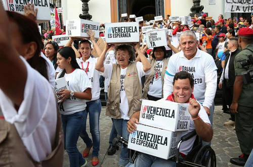 委内瑞拉民众签名运动 要求奥巴马撤消制裁