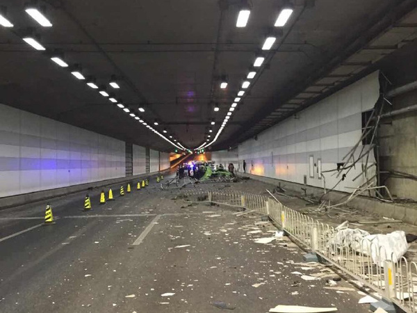 速度与激情北京隧道超跑车祸