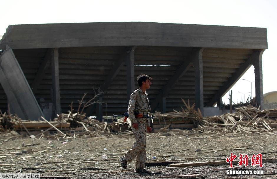 也门一足球俱乐部体育场遭沙特等国空袭(组图