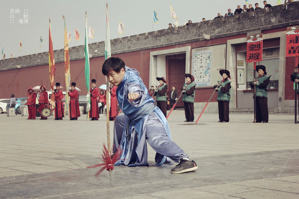 开封府尹颁新火,有寺名曰大相国