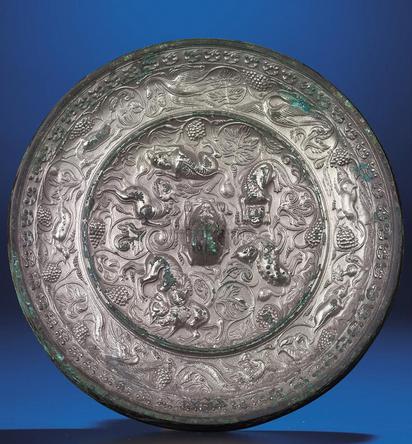 河南老农刨出一块铜镜,买家收购160万.