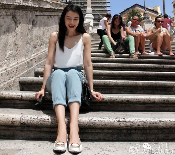 中国拍照最好看的姑娘,告诉你旅行应该怎么穿!