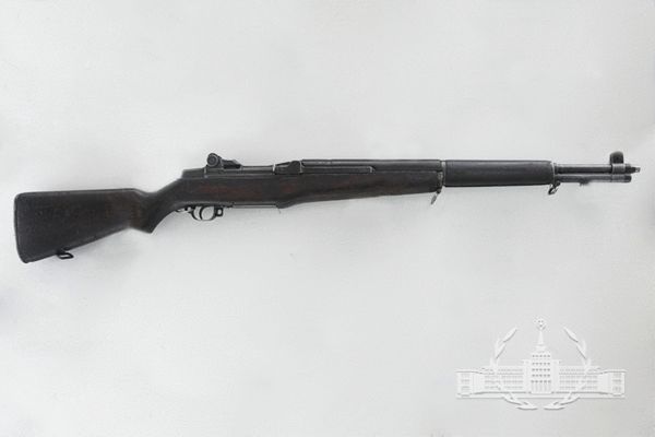 原文配图:7.62毫米M1式加兰德半自动步枪