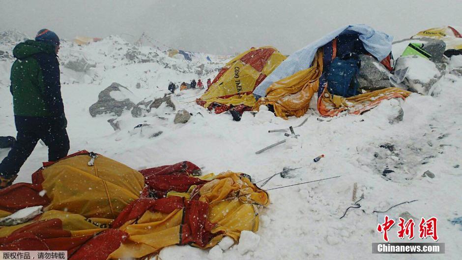 1级地震,地震造成珠穆朗玛峰发生雪崩,造成登山者大本营被严重破坏.