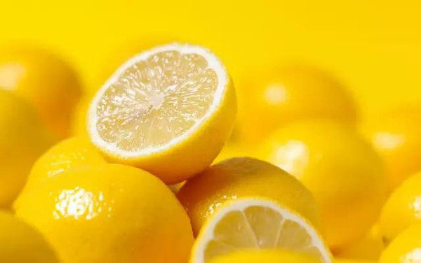健康丨柠檬用冷水还是热水泡呢?许多人都喝错