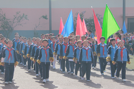 西宁市大同街小学举行第十七届田径运动会(组图)