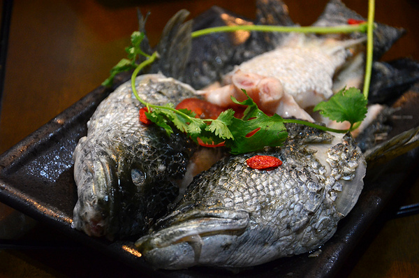 风情丽江斑鱼火锅--涮三秒的美味鱼片火锅