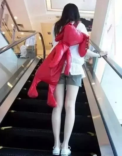 【每日一测】一张在美国吓死8千男人的美女图!
