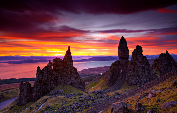 天空岛(isle of skye)又名凯斯岛,位于苏格兰高地的西海岸.