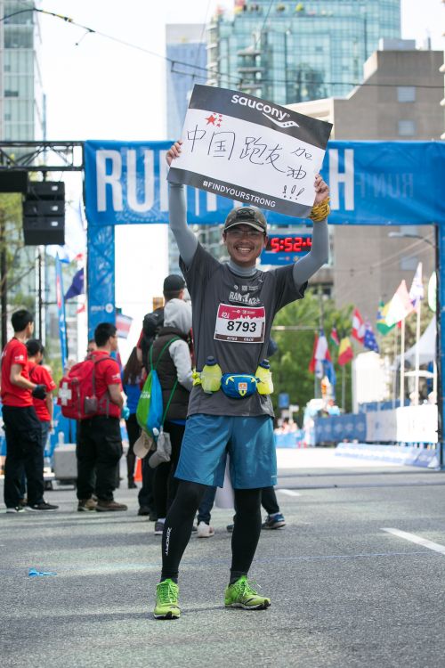 中国跑友首度组团参加世界最美温哥华马拉松-