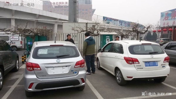 快充桩问题多?看北京电动车主如何互助充电-比