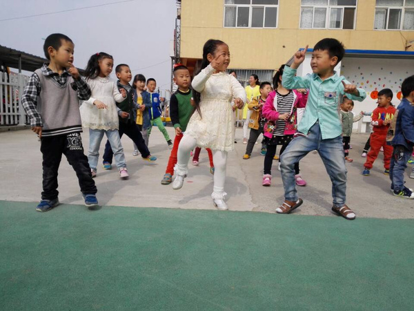 连云港岗埠农场新星源幼儿园:小青蛙跳跳跳