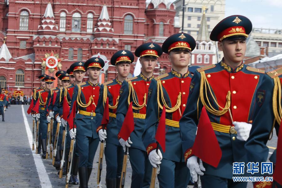 俄罗斯纪念卫国战争胜利70周年阅兵式正式开