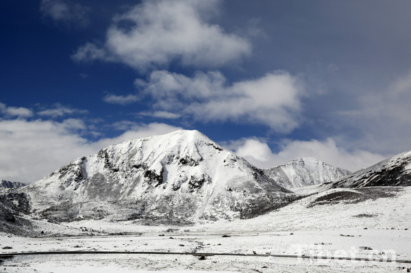 青藏高原赏雪景