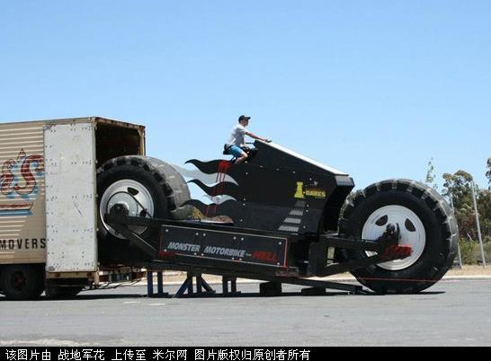重14吨,长9米,全球最牛摩托车!