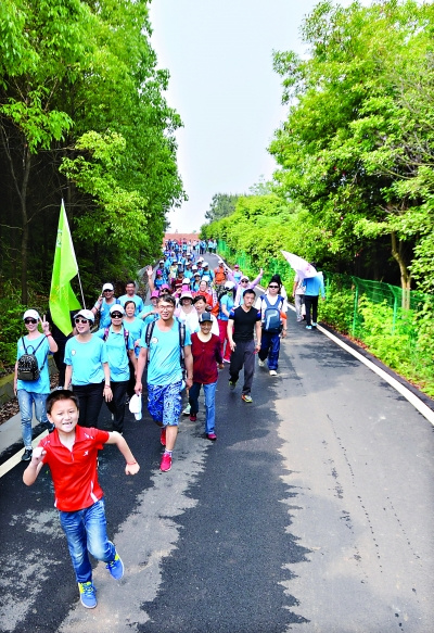 全国徒步大会在江夏举行 7000多户外达人体验