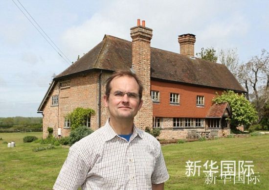 图为英国农场主罗伯特·沃斯利。图像来历:英国《逐日邮报》网