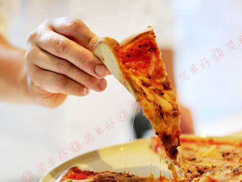 用意大利人的方法吃披萨-沈阳君悦意坊