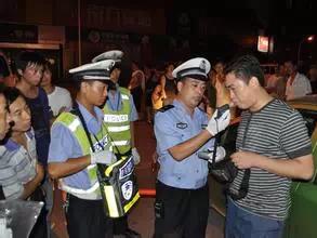 不想让交警开罚单,记住老司机的这15条幽默提醒