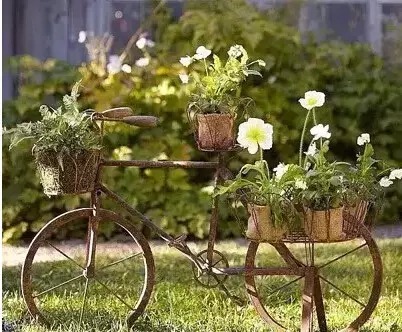 若家中有闲置旧物,就任性地把家里变成花园吧!
