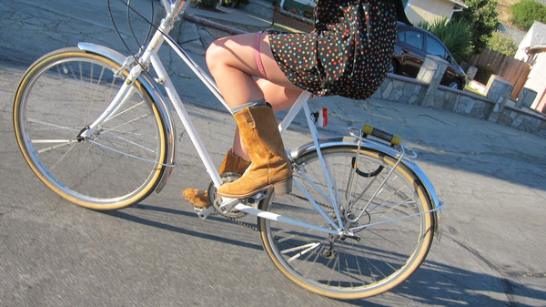 夏天如何穿裙子骑单车?