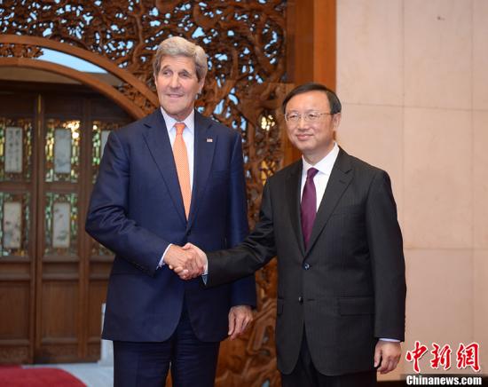 5月16日,中国国务委员杨洁篪在北京与美国国务卿约翰·克里举行会谈.
