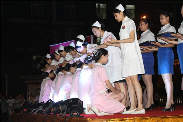 成都幼师学校护理专业庆祝第104个护士节