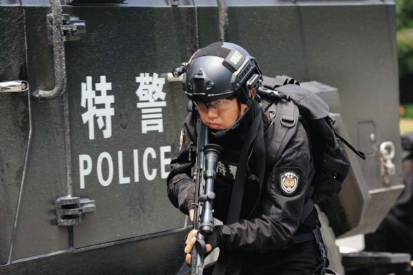 《特警力量》收视火爆 赵荀神点评"兄弟"