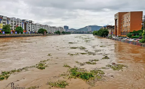 长汀遭遇近百年来最强暴雨袭击!雨还在一直下着