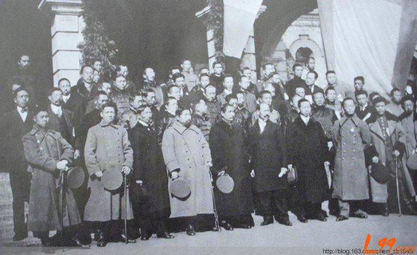 1912年1月1日,中华民国临时政府在南京成立,并改元民国元年,孙中山