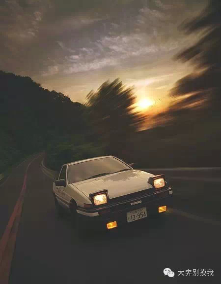 头文字d藤原拓海的ae86