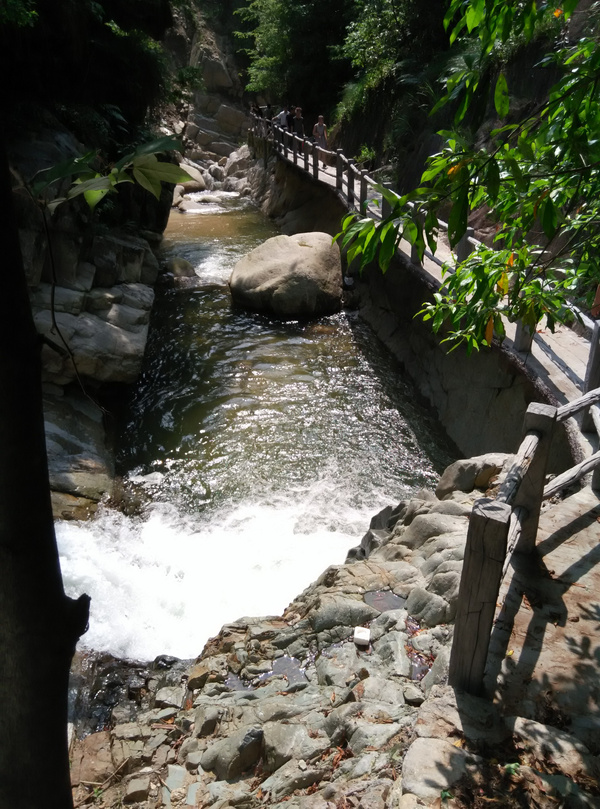 婺源又添一新景区——石门山峡谷(组图)