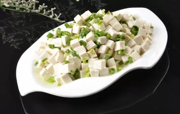"小葱拌豆腐"影响钙吸收?