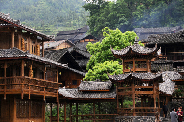 清一色的木民居群落,堪称苗族建筑文化博物馆.