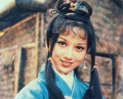 尤其她在2001年版《倚天屠龙记》中,赵雅芝演绎的马春花,温柔中