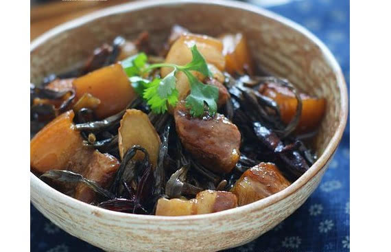 油一点就炖肉:菜豆干焖五花 干豆角烧牛肉