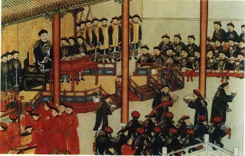 清皇室源起于东北满族,因此在饮食上沿袭了东北满族的饮食习惯,每天