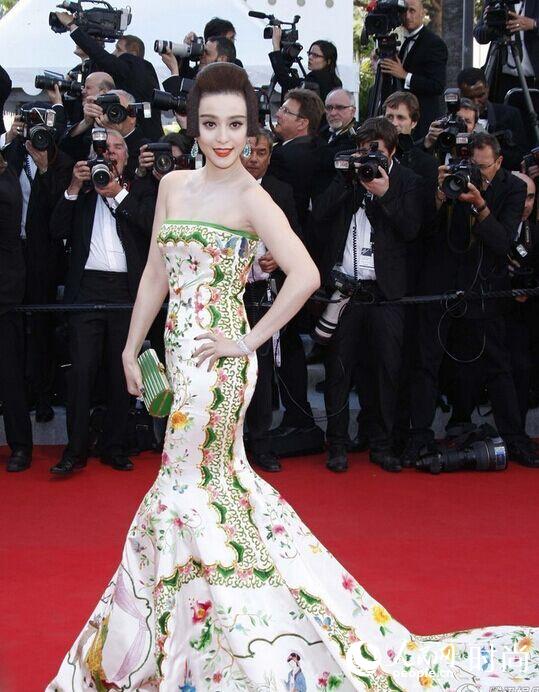 范冰冰选择了近来大热的华裔设计师jason wu 2012春夏最新款礼服裙