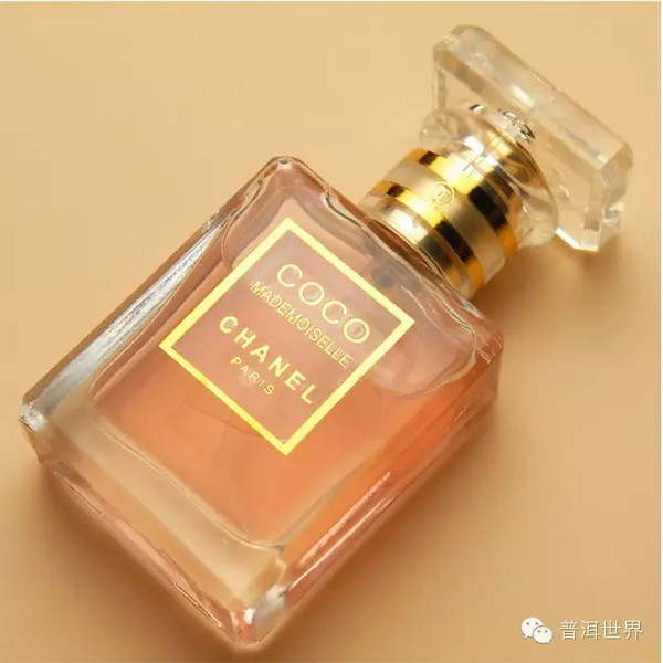 数出一大堆国外奢侈品牌:香奈儿、古驰、爱马仕、lv、劳斯莱斯高清图片