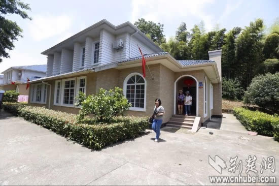 [2015湖北网络行]嘉鱼官桥八组:小康社会的新农村样板