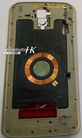 支持无线充电功能的摩托罗拉新机