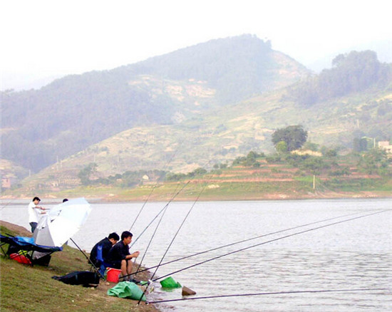 一餐5元到达路线:朝天门汽车站或江北汽车北站均可天宝寺水库(涪陵)钓