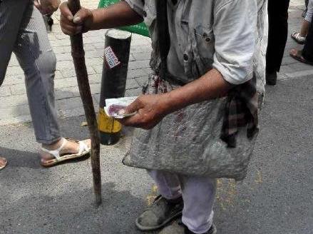 郑州103岁乞讨老人有三儿两女