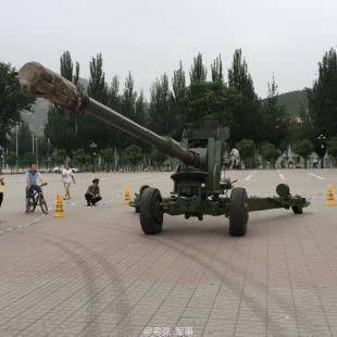 原文配图:摆放在中北大学校园内的125毫米原理样炮.