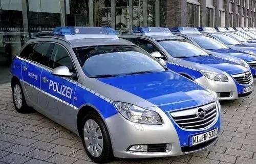各国警车炫酷阿布扎比1900万超跑