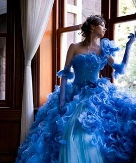 世界最美淡蓝色婚纱_淡蓝色背景图片
