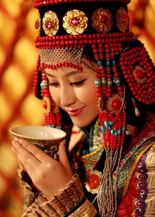 你愿不愿娶一个美丽蒙古族新娘?