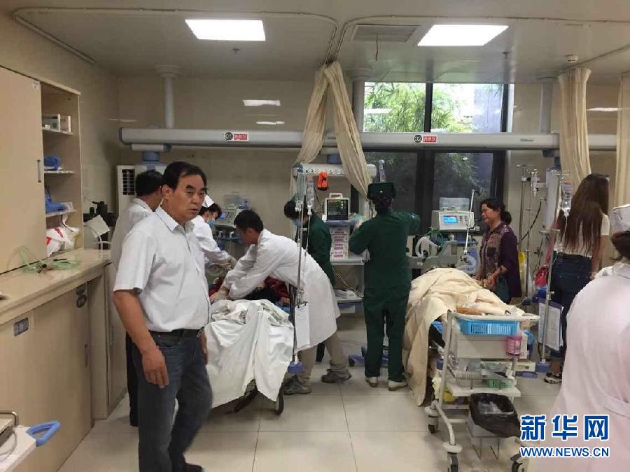 无锡市滨湖区发生一起车祸致4人死亡(组图)