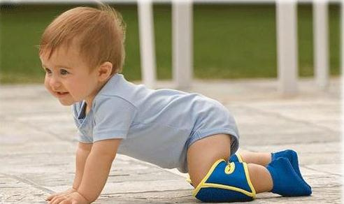 宝宝早爬行多爬行有助于大脑发育