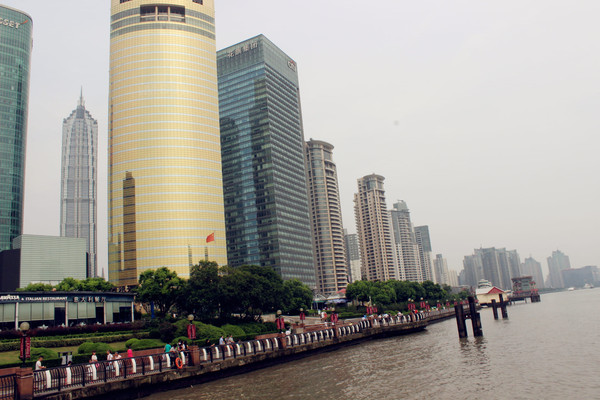 游走上海最繁华商业区--陆家嘴